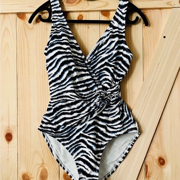 Tommy Bahama Other - Tommy Bahama Clara One Piece Wrap Swimsuit - Size 4